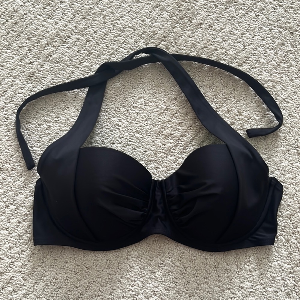 Body Glove bathing suit top - Size M